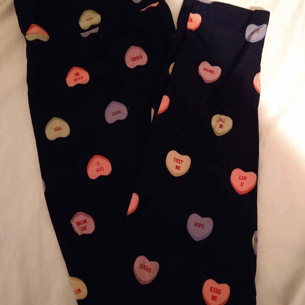 EUC TC lularoe candy heart leggings
